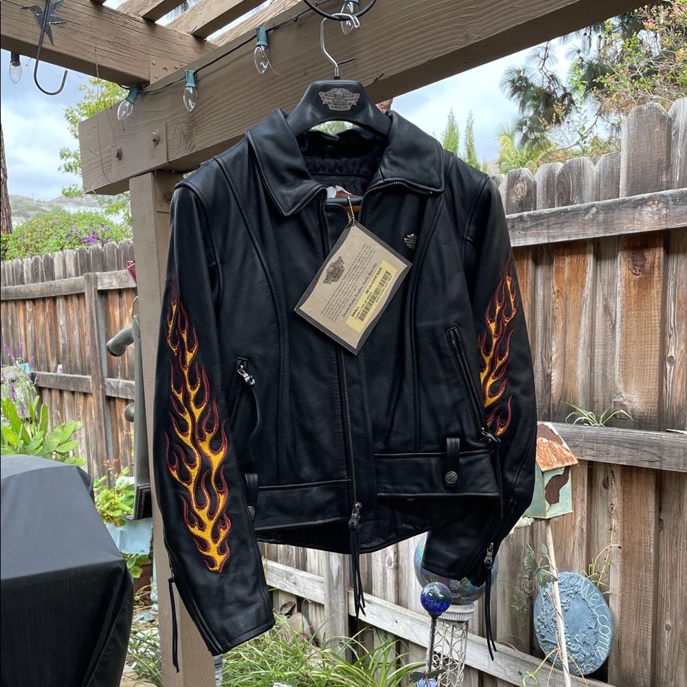 Women’s Black Leather Genuine Harley-Davidson Jacket with Flames 🔥